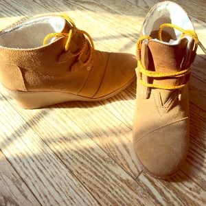 Toms booties just outgrew them great boots